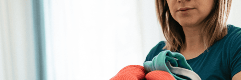 Passage à l'action : le meilleur de mes astuces pour avancer chez vous : passez enfin à l'action pour désencombrer ! 10 signaux d'alerte, leviers d'économies et traitement des points chauds : tout pour commencer efficacement chez vous.