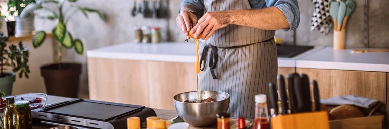 Mes 3 conseils pour bien organiser votre cuisine : une cuisine bien organisée, c’est plus de clarté, moins de stress et plus de plaisir au quotidien. Découvrez 3 conseils pratiques pour optimiser votre espace et mieux cuisiner, même sans aimer ça.