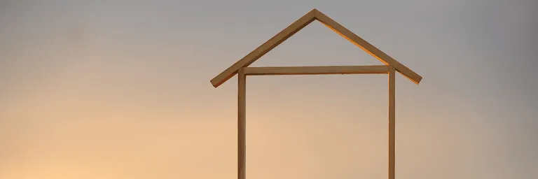 Et si vous deviez déménager demain ? Imaginez devoir déménager en 3 semaines : que garderez-vous ? Découvrez un exercice puissant pour faire le tri chez vous et ne garder que l’essentiel, en vous débarrassant du superflu.