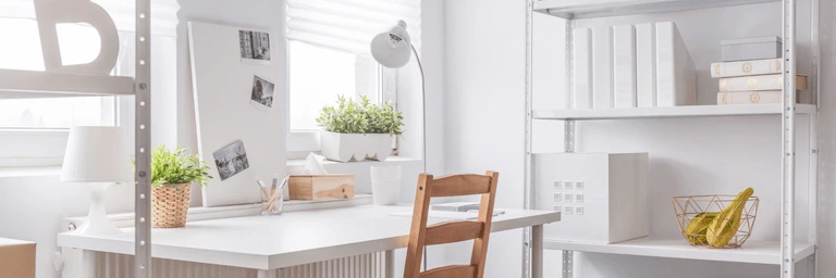 Comment simplifier votre espace bureau (et, en même temps, la gestion des papiers) ? réduisez le stress lié aux papiers administratifs chez vous. Découvrez comment rendre plus agréable la gestion de ces envahisseurs de votre logement.